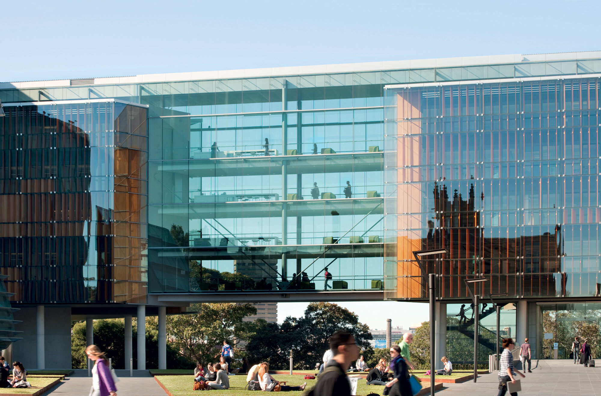 Students on the lawn outside the USYD Law School